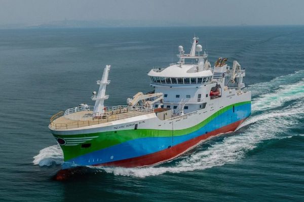 VESSEL REVIEW | Selvåg Senior – Hybrid seiner/trawler handed over to Norway’s Sørheim Holding