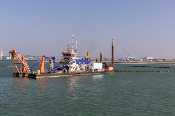 Dredging commences following quay construction in Rotterdam’s Prinses Amaliahaven container terminal